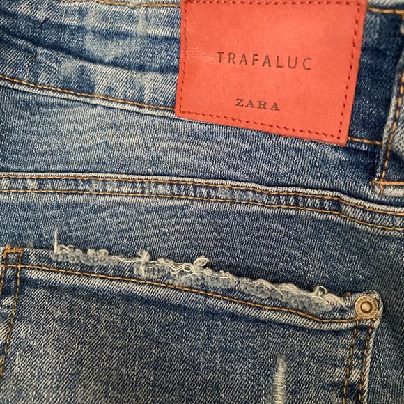 Zara Embroidered Damaged Skinny Jeans Women’s size 02 - Picture 11 of 12
